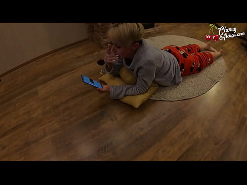 ❤️ Crazy blonde suger stor pikk suger og spretter på den - analsex ️❌ Bare porno hos oss ☑